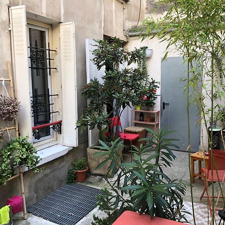 Red Guesthouse,3 Pieces De 40M2,Sejour,Salle A Manger Et Chambre,2 Lits Double Pour 1,2,3 Personnes,Niveau Rez De Chaussee,Entree Cote Rue Berzelius Paris 17,Calme,Vue Sur Patio Prive Ombrage-Ligne13 Stations Metro Porte De Clichy Et Brochant-Bus 54, Exterior foto