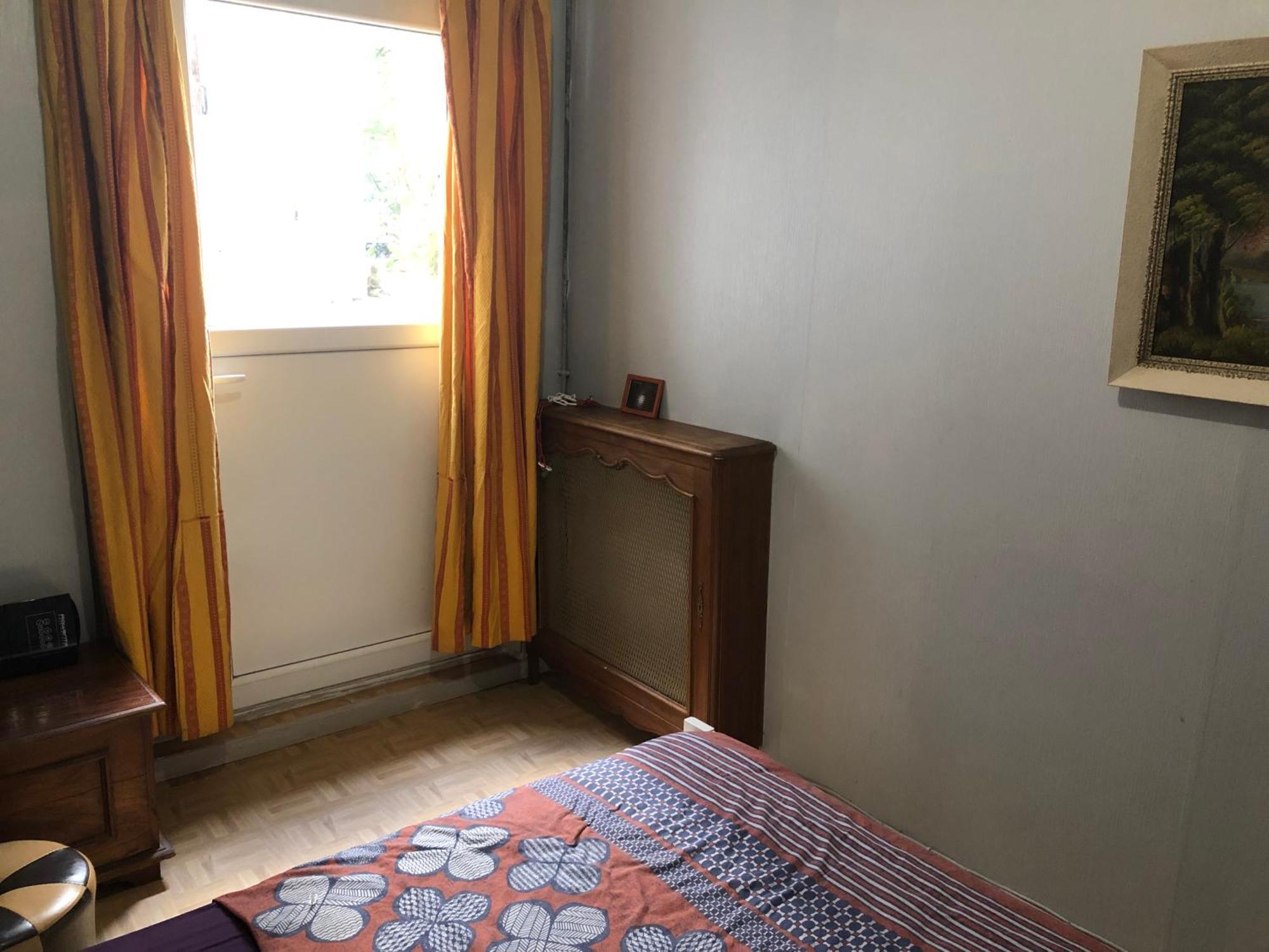 Red Guesthouse,3 Pieces De 40M2,Sejour,Salle A Manger Et Chambre,2 Lits Double Pour 1,2,3 Personnes,Niveau Rez De Chaussee,Entree Cote Rue Berzelius Paris 17,Calme,Vue Sur Patio Prive Ombrage-Ligne13 Stations Metro Porte De Clichy Et Brochant-Bus 54, Exterior foto